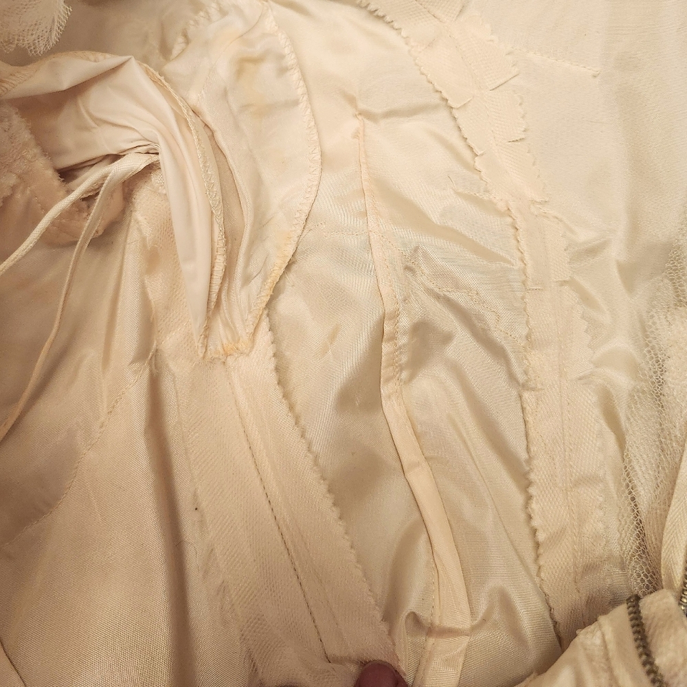 Rike's vintage 1950s stunning tulle off the shoulder tea length wedding gown - Picture 13 of 15